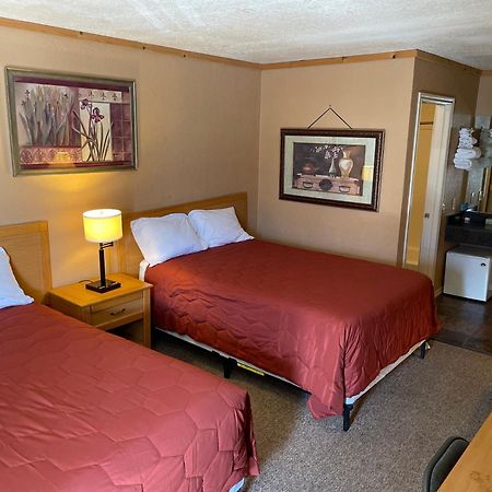Whitney Portal Hotel And Hostel ローン・パイン エクステリア 写真