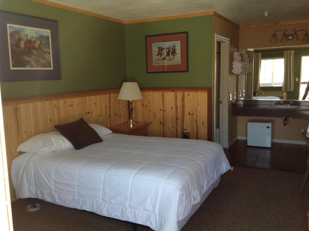 Whitney Portal Hotel And Hostel ローン・パイン エクステリア 写真