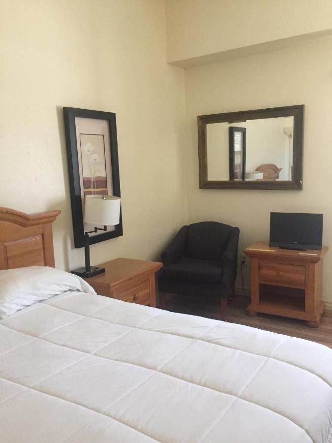 Whitney Portal Hotel And Hostel ローン・パイン エクステリア 写真