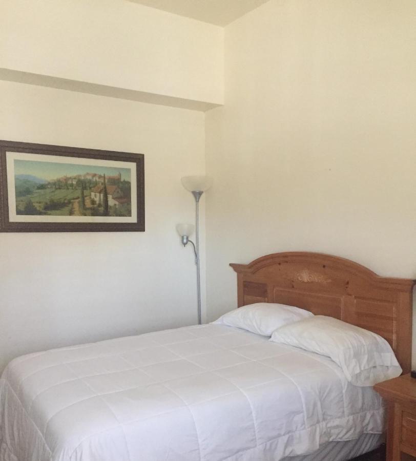 Whitney Portal Hotel And Hostel ローン・パイン エクステリア 写真