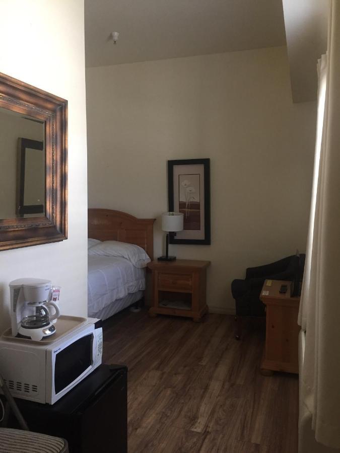 Whitney Portal Hotel And Hostel ローン・パイン エクステリア 写真