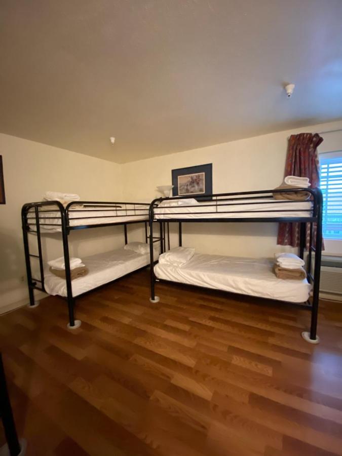Whitney Portal Hotel And Hostel ローン・パイン エクステリア 写真